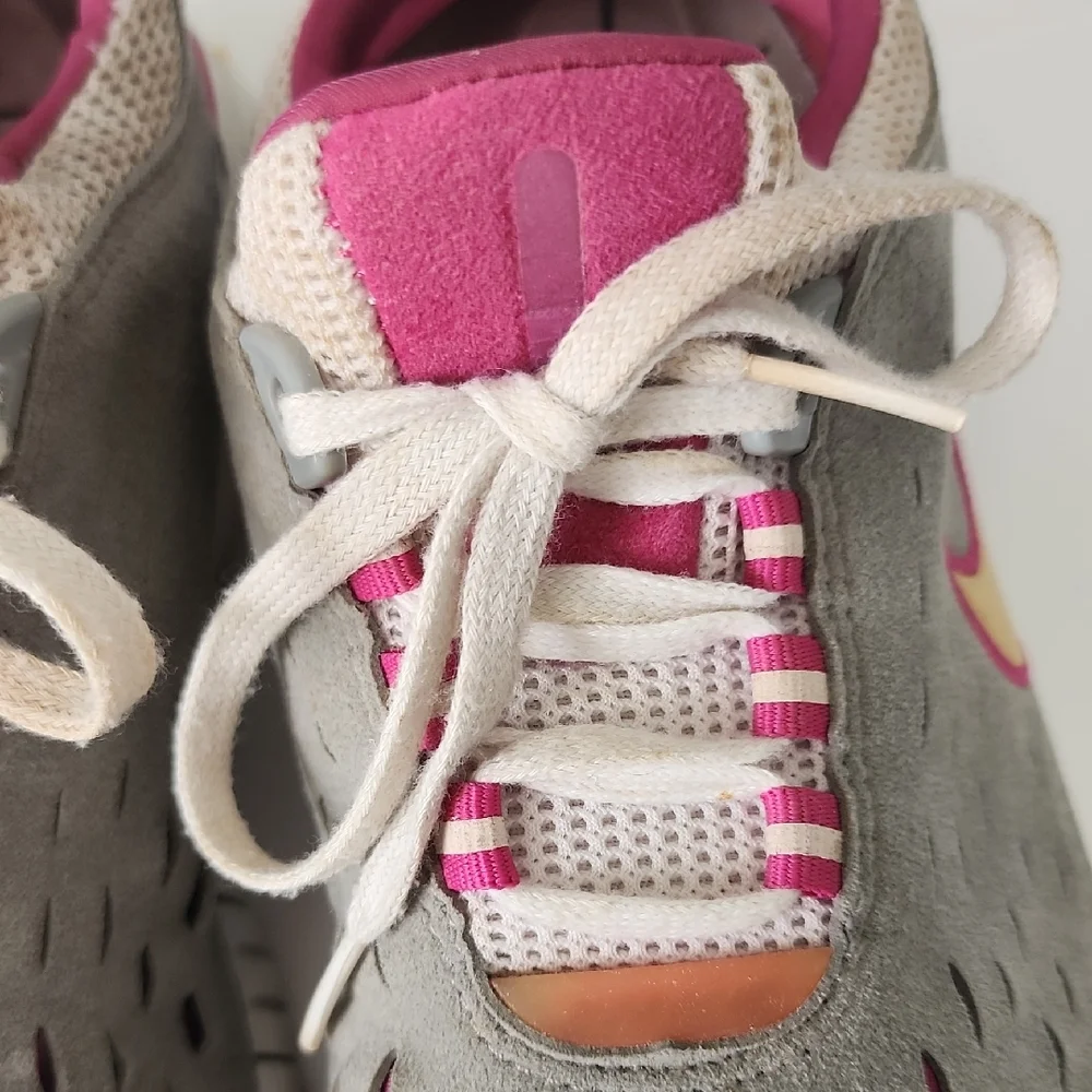 Nike Women's Gray and Pink Sneakers - Picture 5 of 12